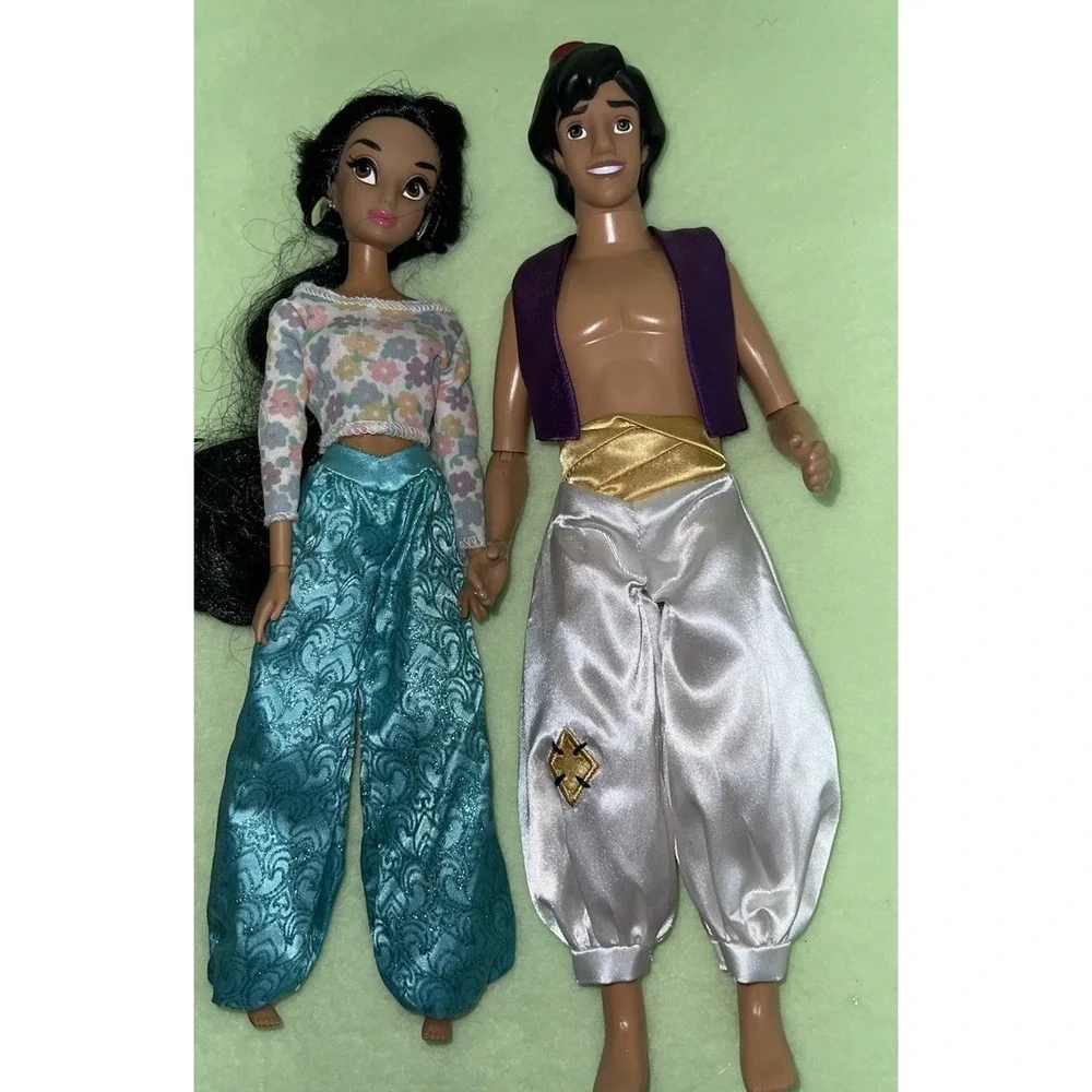 Jasmine & Aladdin Disney Store Original Dolls(6/b58)